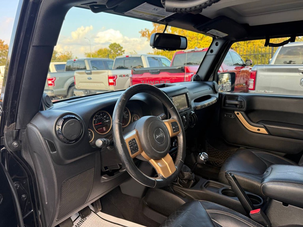 Jeep Wrangler Unlimited Vehicle Full-screen Gallery Image 06