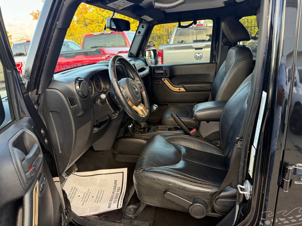 Jeep Wrangler Unlimited Vehicle Full-screen Gallery Image 07