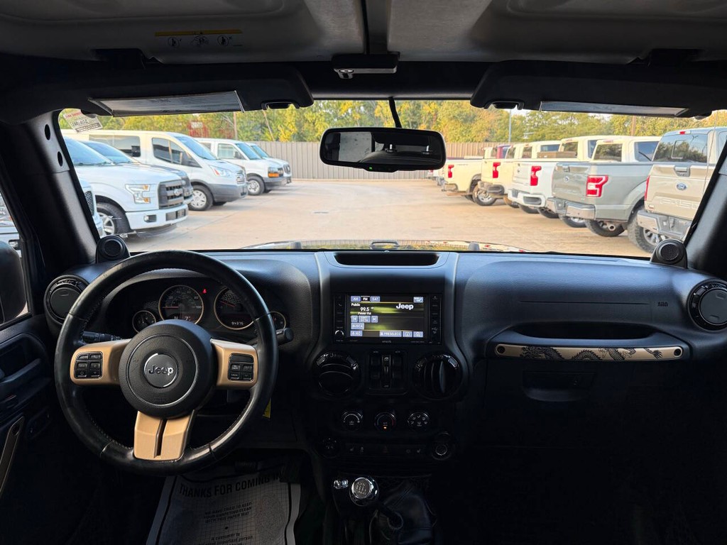 Jeep Wrangler Unlimited Vehicle Full-screen Gallery Image 17