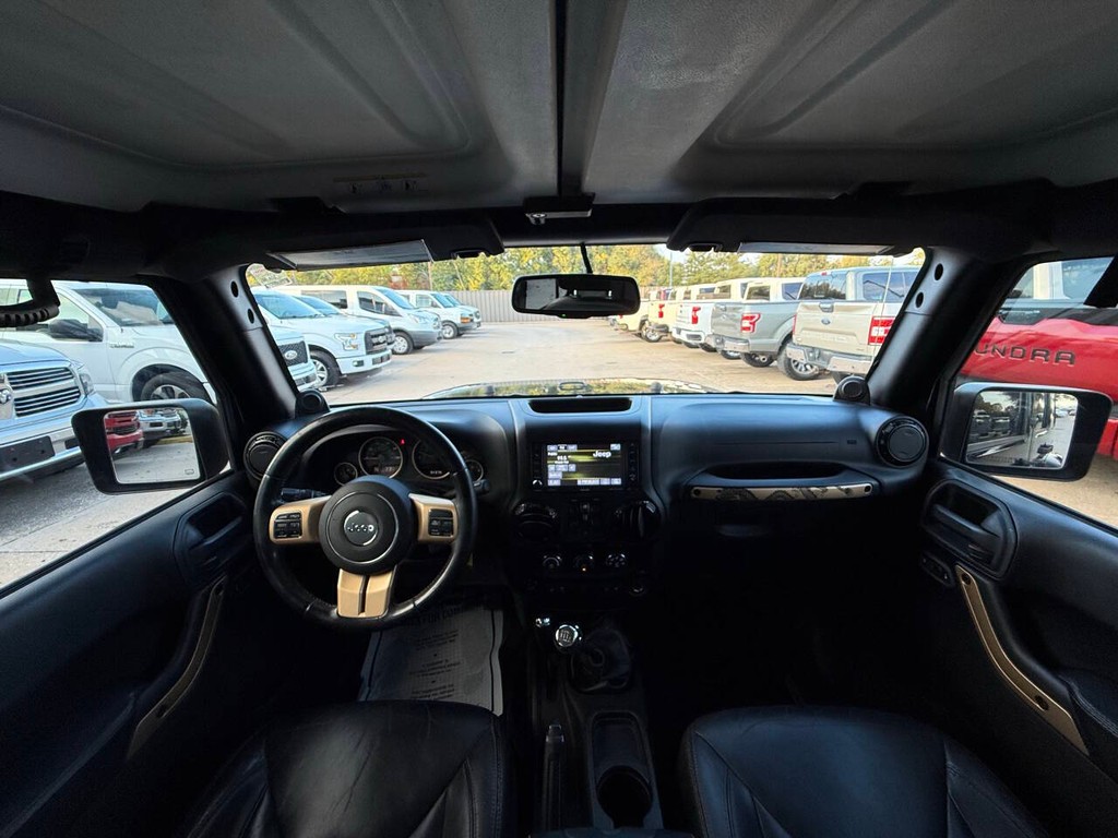 Jeep Wrangler Unlimited Vehicle Full-screen Gallery Image 18