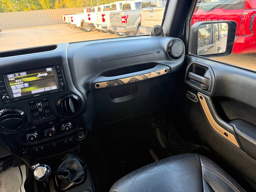 Jeep Wrangler Unlimited Vehicle Full-screen Gallery Image 20