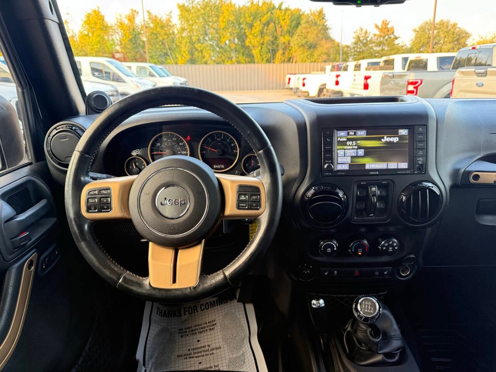 Jeep Wrangler Unlimited Vehicle Full-screen Gallery Image 21