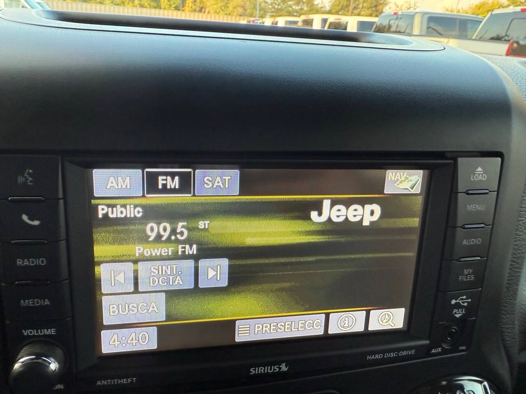 Jeep Wrangler Unlimited Vehicle Full-screen Gallery Image 25