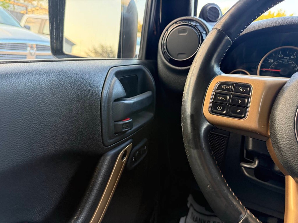 Jeep Wrangler Unlimited Vehicle Full-screen Gallery Image 31