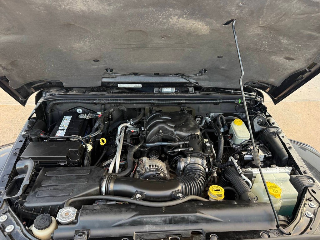 Jeep Wrangler Unlimited Vehicle Full-screen Gallery Image 35