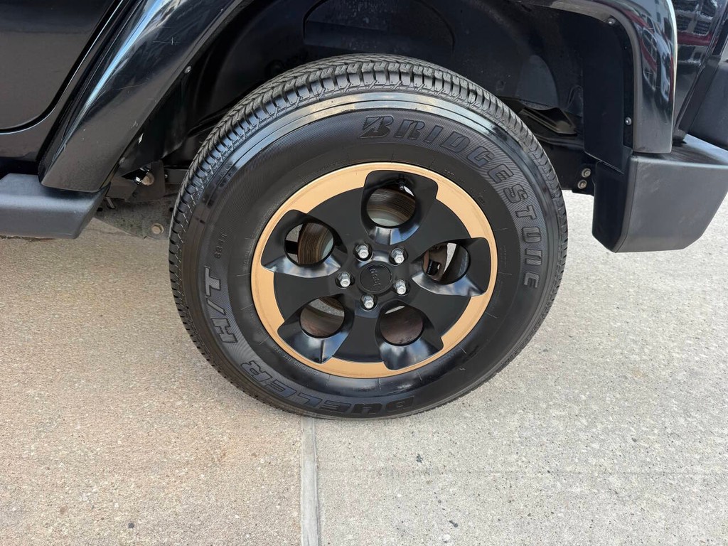 Jeep Wrangler Unlimited Vehicle Full-screen Gallery Image 37