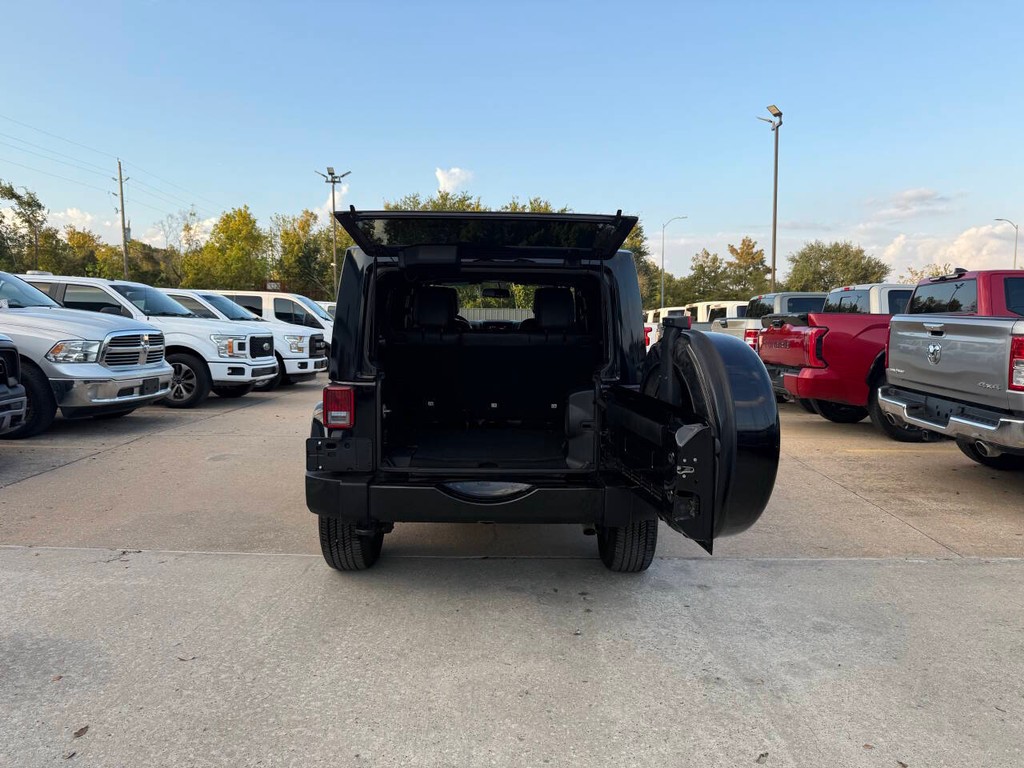 Jeep Wrangler Unlimited Vehicle Full-screen Gallery Image 38