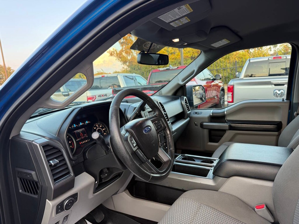 Ford F-150 Vehicle Full-screen Gallery Image 06
