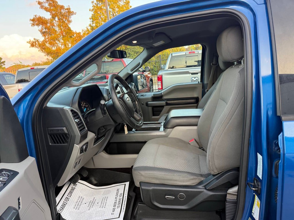 Ford F-150 Vehicle Full-screen Gallery Image 07