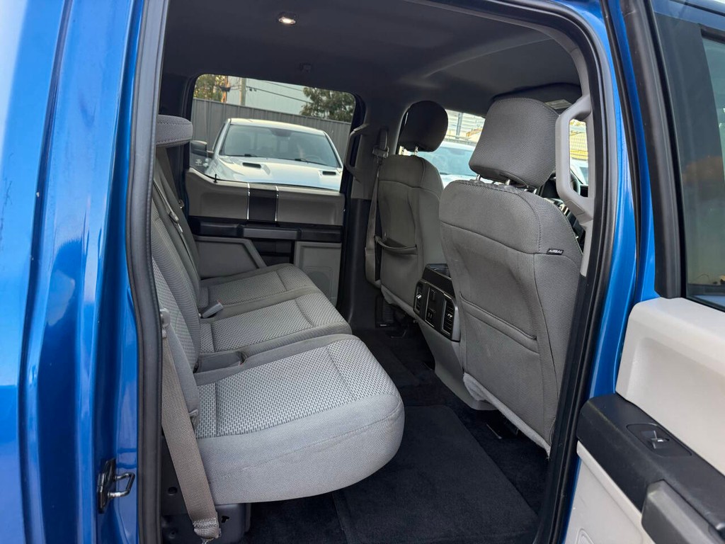 Ford F-150 Vehicle Full-screen Gallery Image 15