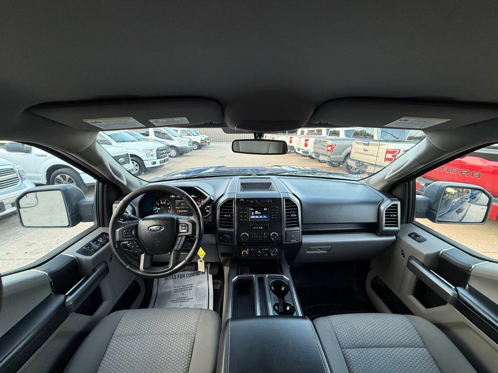 Ford F-150 Vehicle Full-screen Gallery Image 18