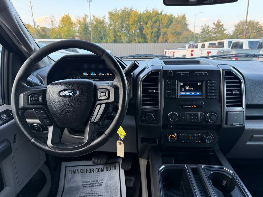 Ford F-150 Vehicle Full-screen Gallery Image 21