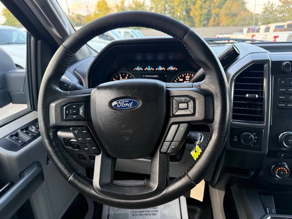 Ford F-150 Vehicle Full-screen Gallery Image 22