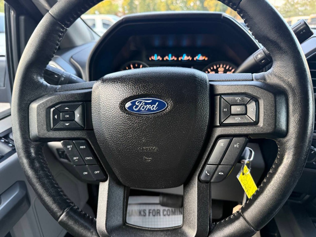 Ford F-150 Vehicle Full-screen Gallery Image 23