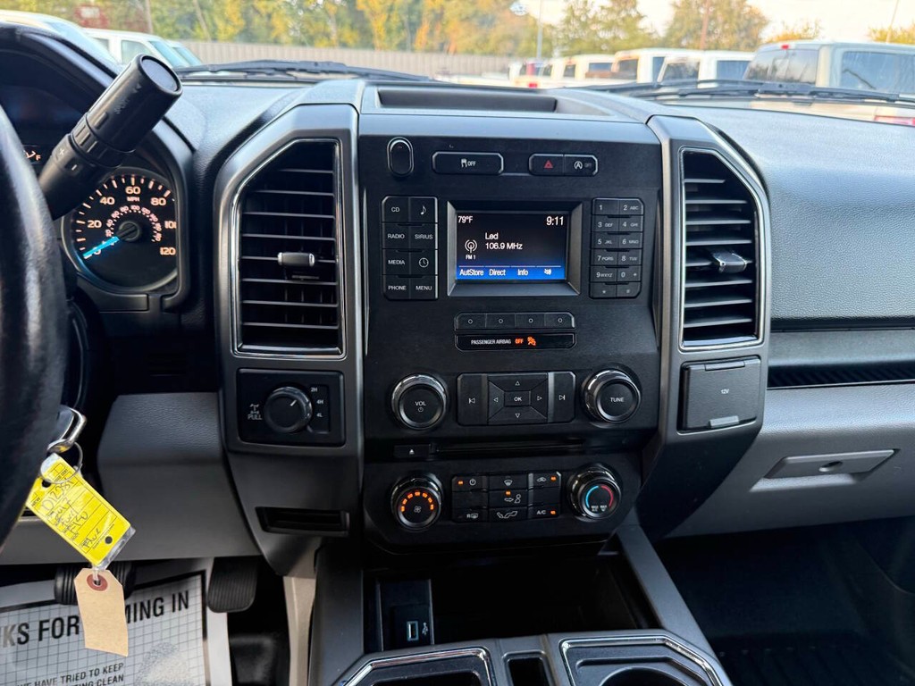 Ford F-150 Vehicle Full-screen Gallery Image 24