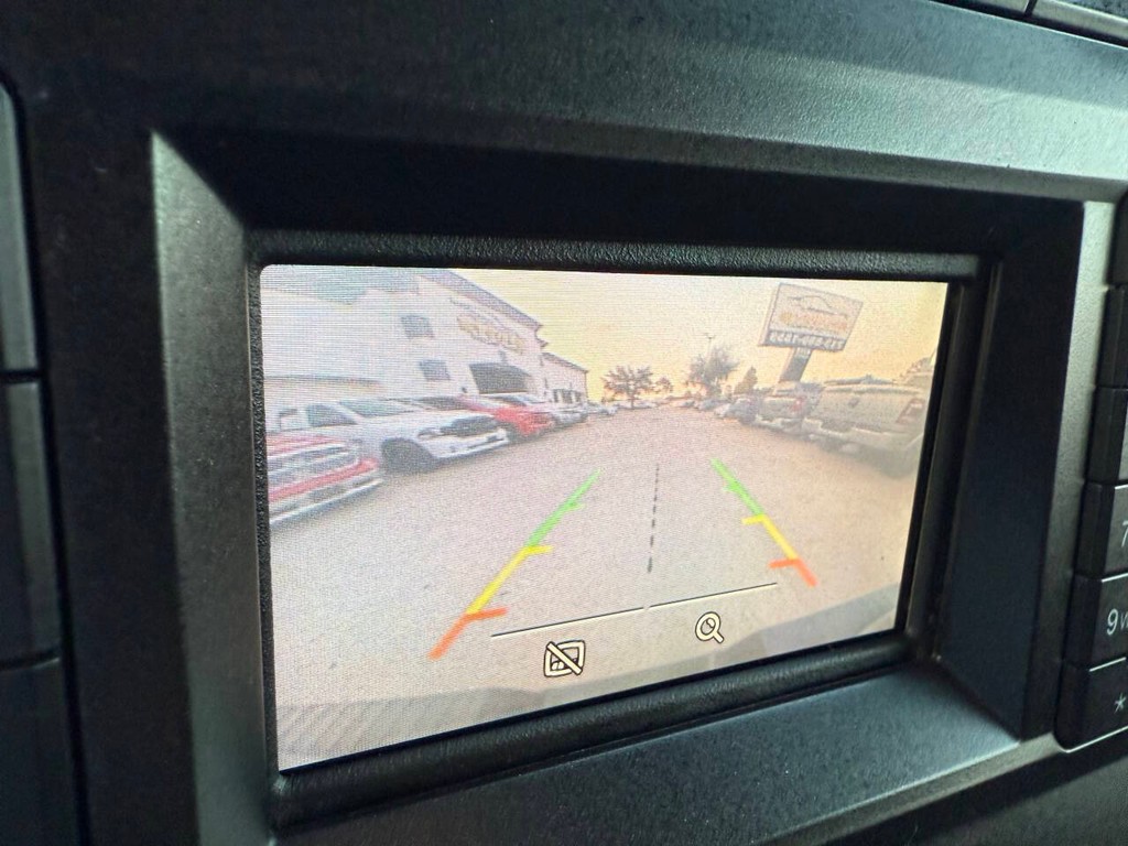 Ford F-150 Vehicle Full-screen Gallery Image 26