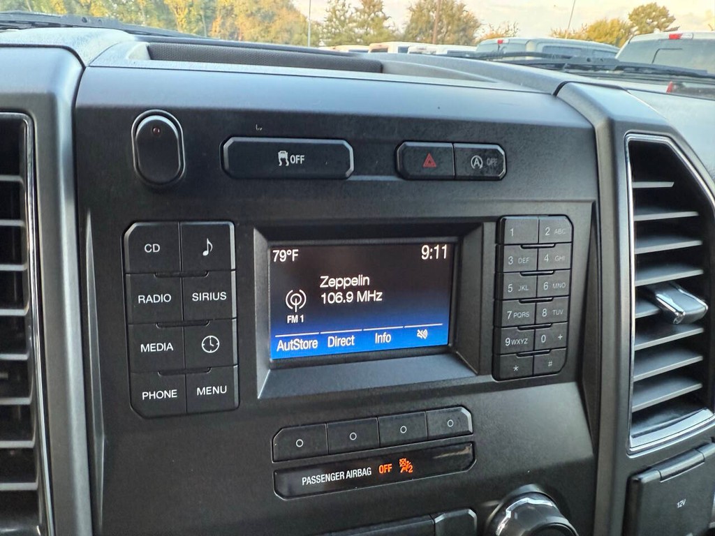 Ford F-150 Vehicle Full-screen Gallery Image 27