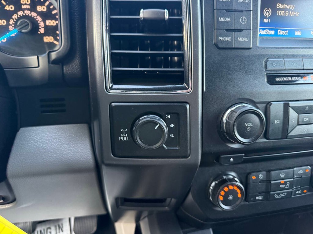 Ford F-150 Vehicle Full-screen Gallery Image 29