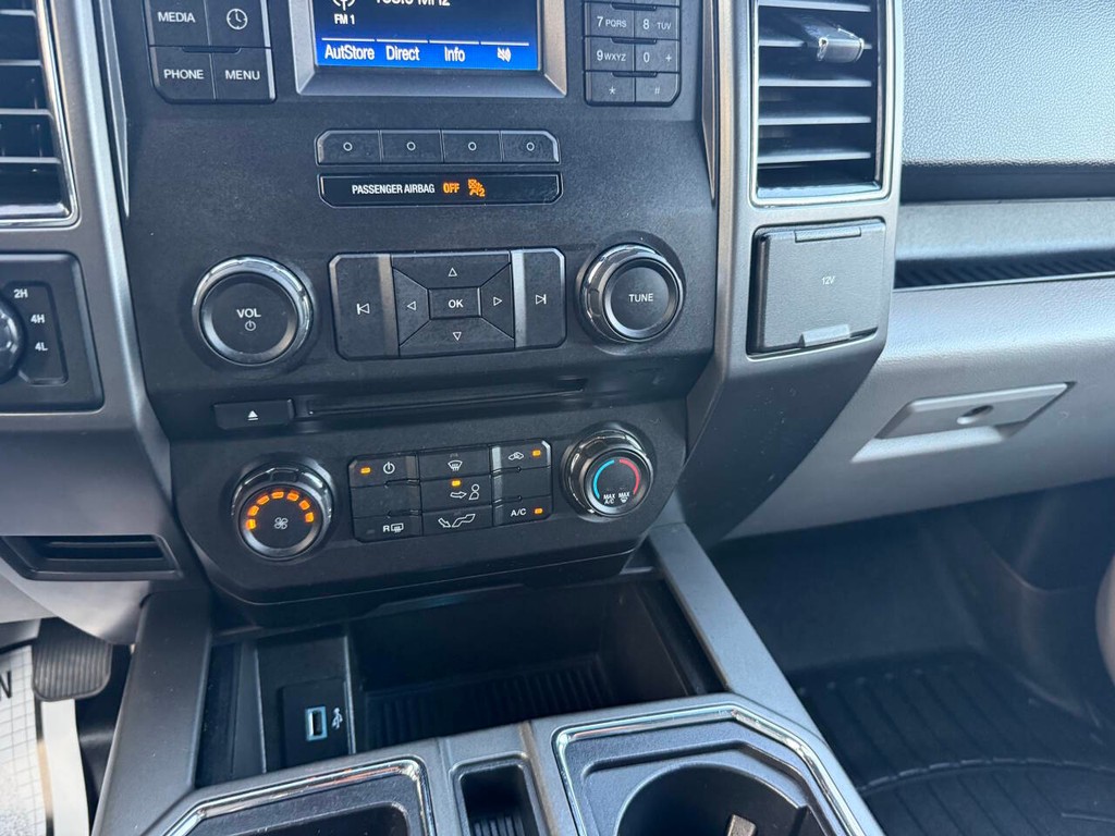 Ford F-150 Vehicle Full-screen Gallery Image 30