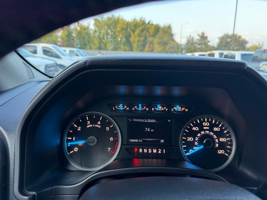 Ford F-150 Vehicle Full-screen Gallery Image 33