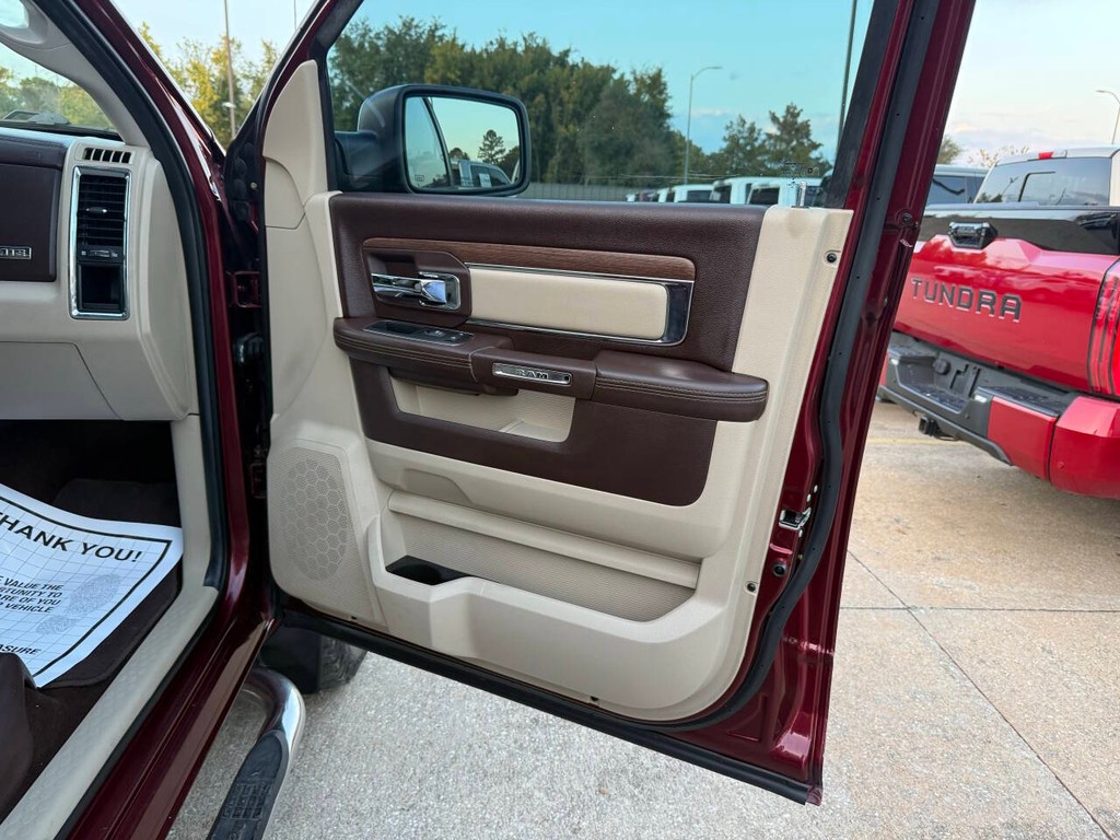 Ram 1500 Vehicle Full-screen Gallery Image 11