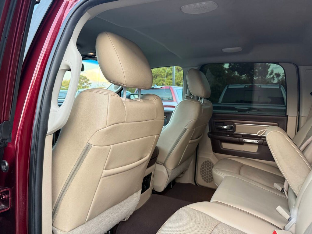 Ram 1500 Vehicle Full-screen Gallery Image 12