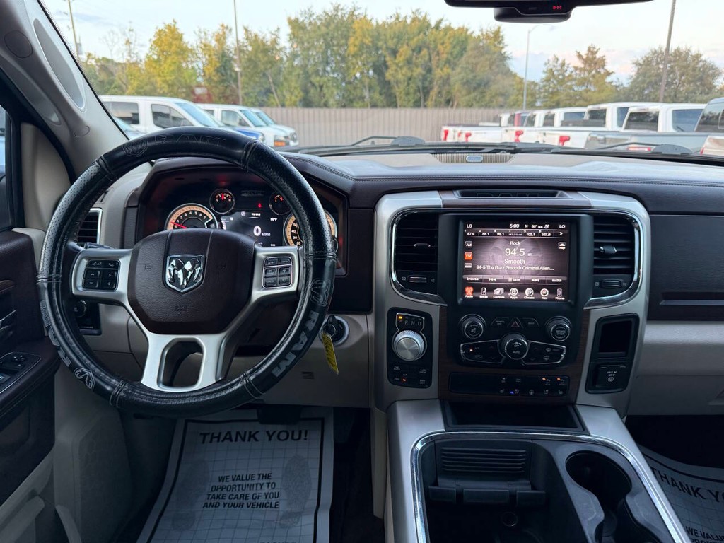 Ram 1500 Vehicle Full-screen Gallery Image 21