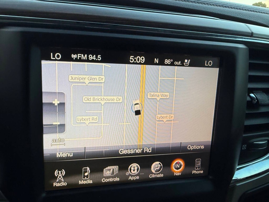 Ram 1500 Vehicle Full-screen Gallery Image 25