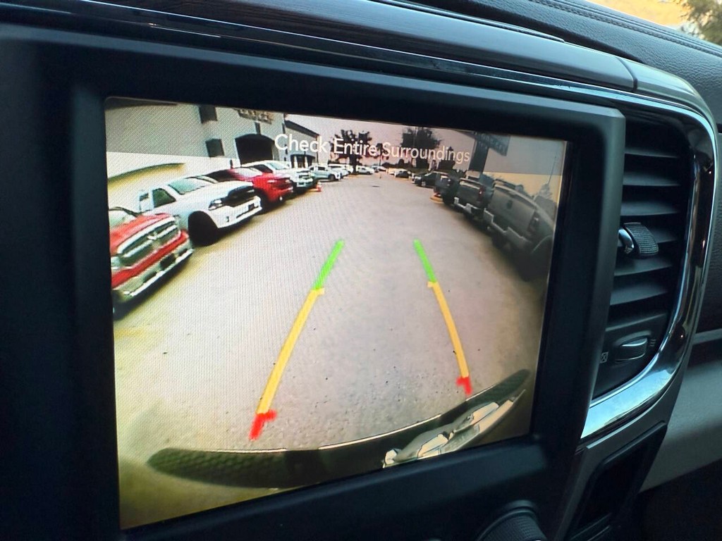 Ram 1500 Vehicle Full-screen Gallery Image 26