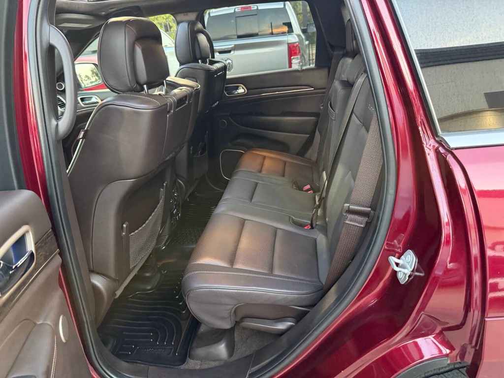 Jeep Grand Cherokee Vehicle Full-screen Gallery Image 13