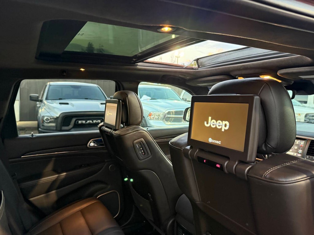 Jeep Grand Cherokee Vehicle Full-screen Gallery Image 16