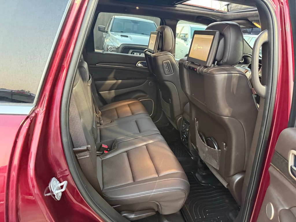 Jeep Grand Cherokee Vehicle Full-screen Gallery Image 17