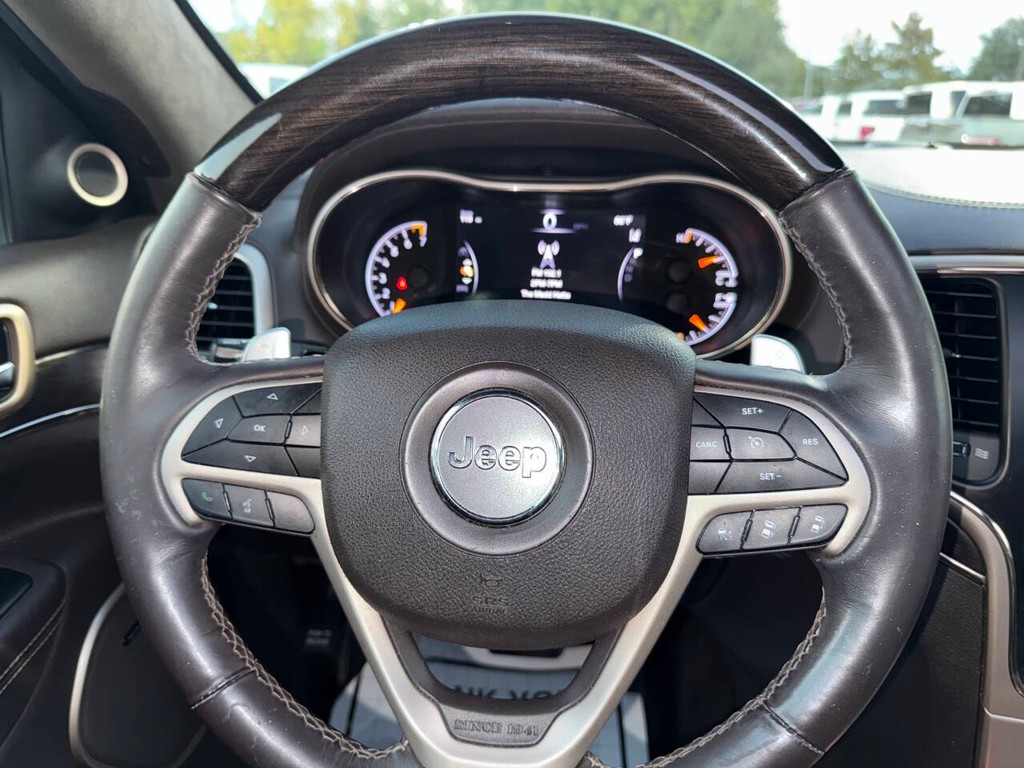 Jeep Grand Cherokee Vehicle Full-screen Gallery Image 25