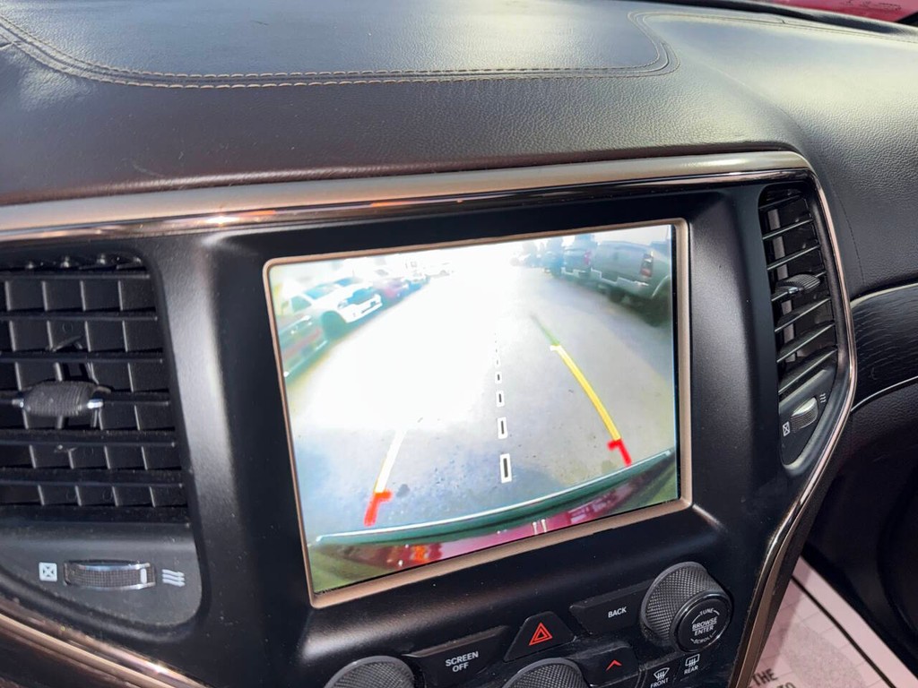 Jeep Grand Cherokee Vehicle Full-screen Gallery Image 29