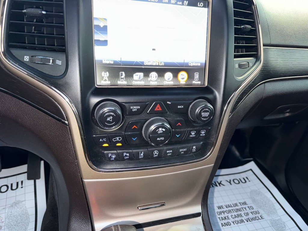 Jeep Grand Cherokee Vehicle Full-screen Gallery Image 30