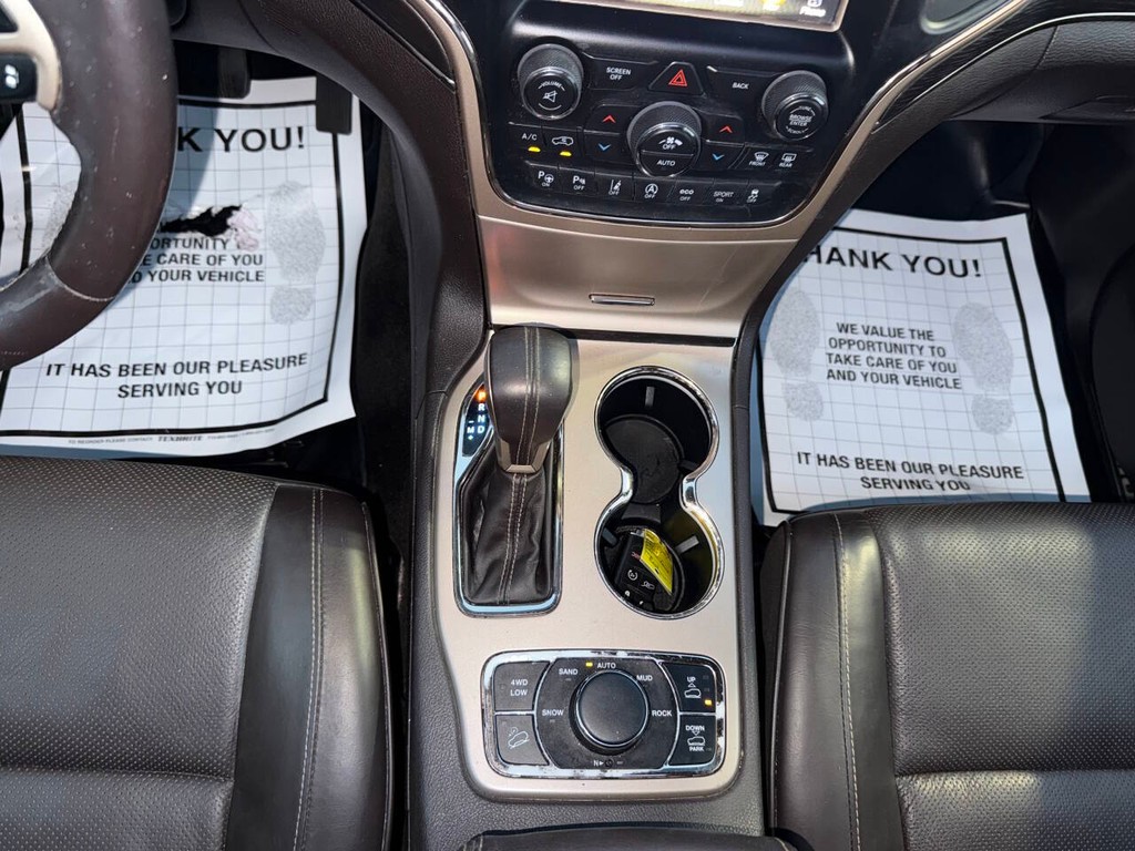 Jeep Grand Cherokee Vehicle Full-screen Gallery Image 31