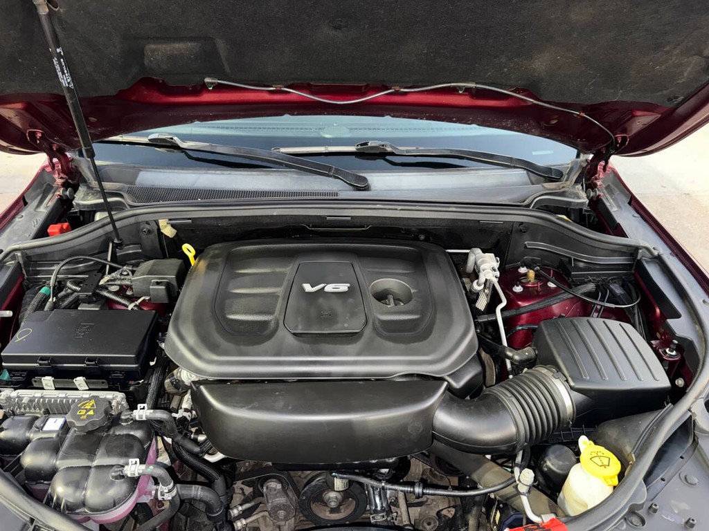 Jeep Grand Cherokee Vehicle Full-screen Gallery Image 38