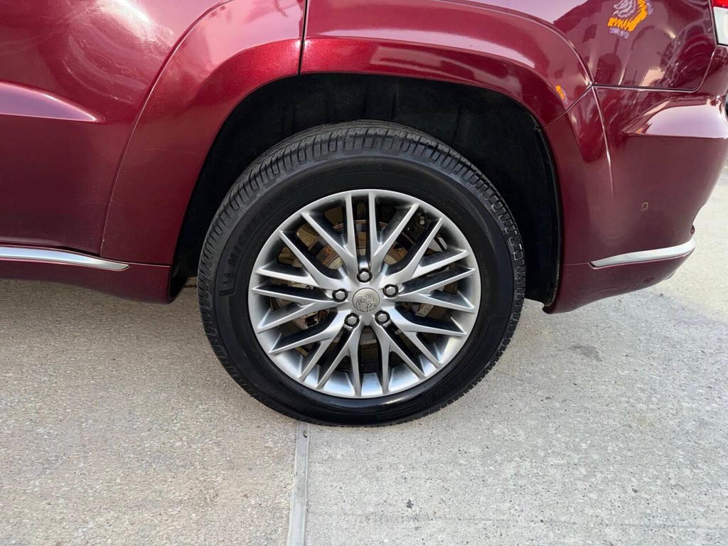 Jeep Grand Cherokee Vehicle Full-screen Gallery Image 39