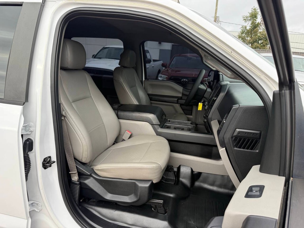 Ford F-150 Vehicle Full-screen Gallery Image 10