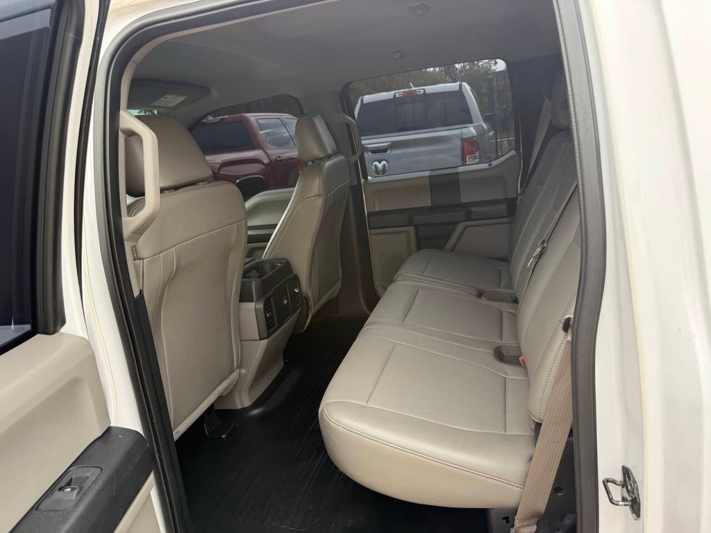 Ford F-150 Vehicle Full-screen Gallery Image 13