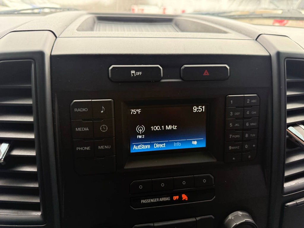 Ford F-150 Vehicle Full-screen Gallery Image 27