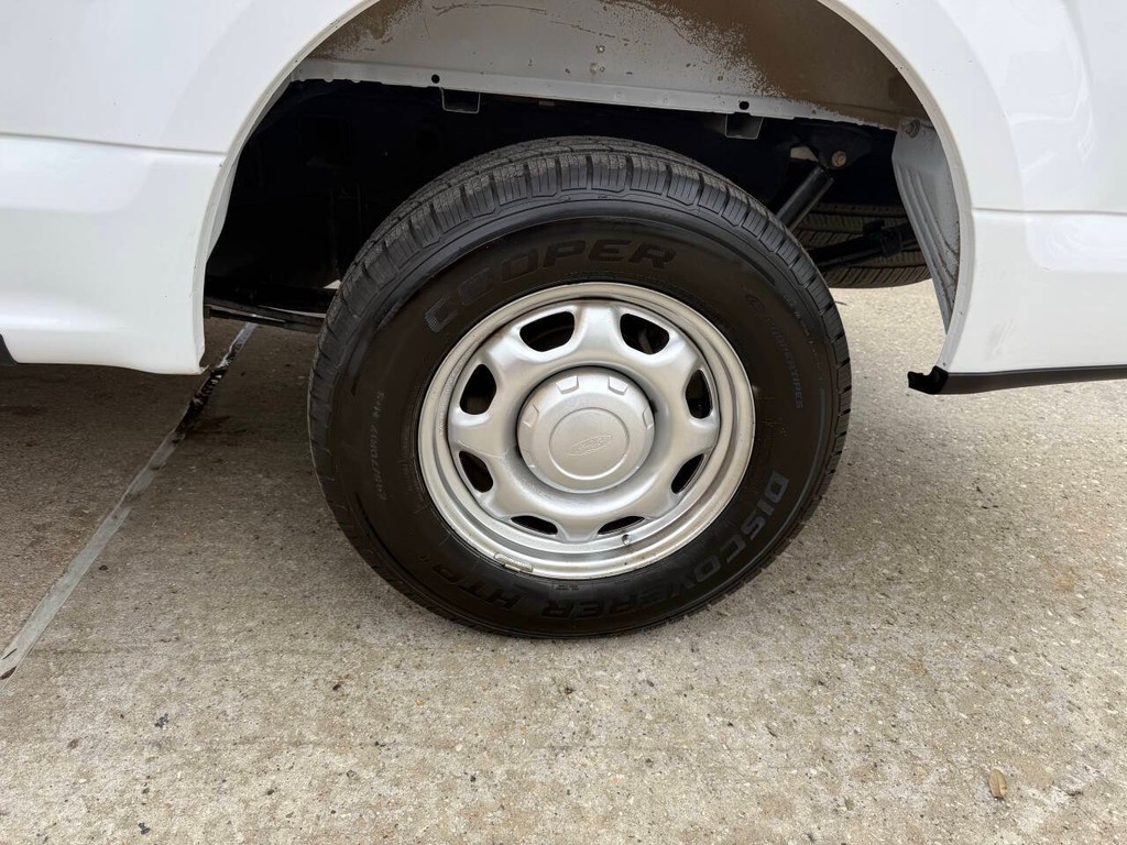 Ford F-150 Vehicle Full-screen Gallery Image 35