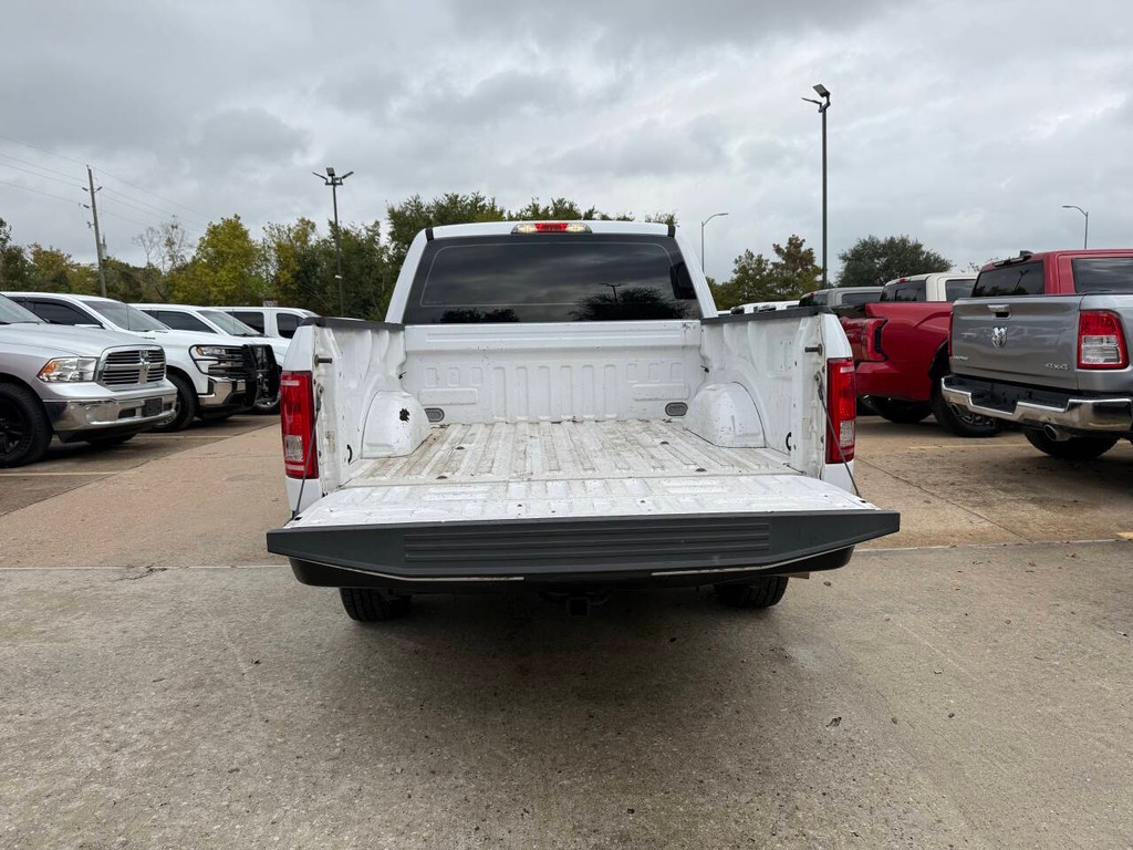 Ford F-150 Vehicle Full-screen Gallery Image 37