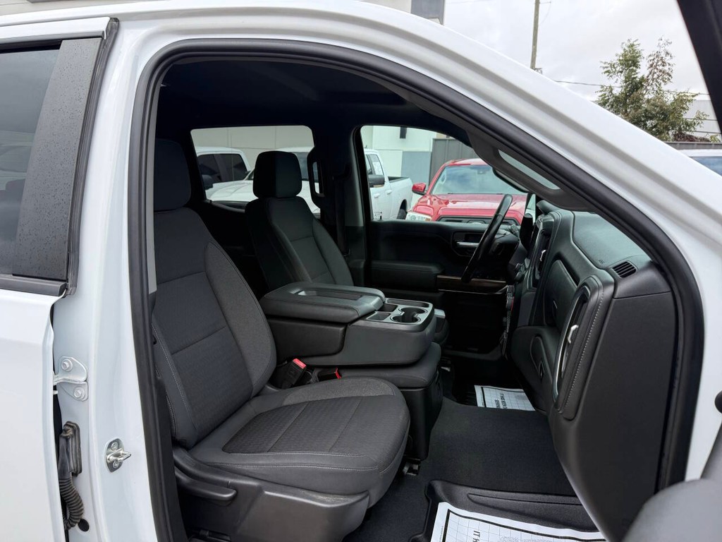 Chevrolet Silverado 1500 Vehicle Full-screen Gallery Image 10