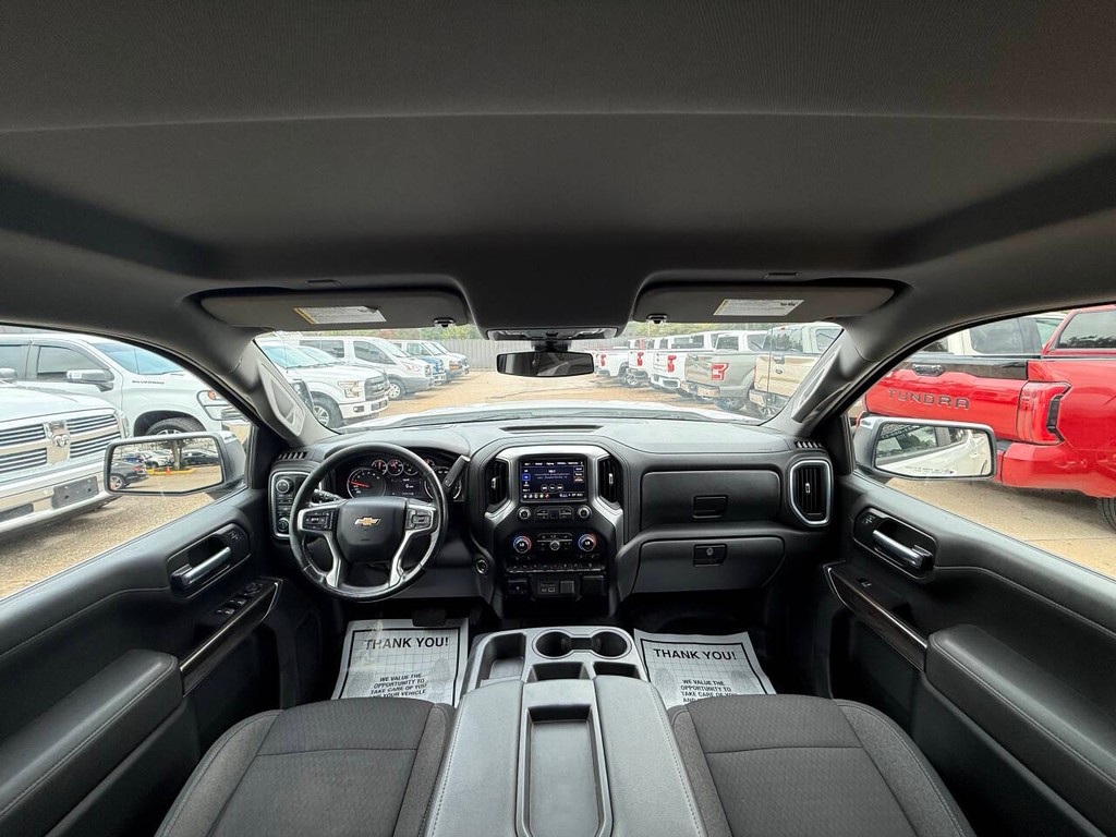 Chevrolet Silverado 1500 Vehicle Full-screen Gallery Image 18