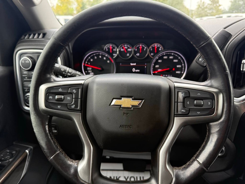 Chevrolet Silverado 1500 Vehicle Full-screen Gallery Image 23