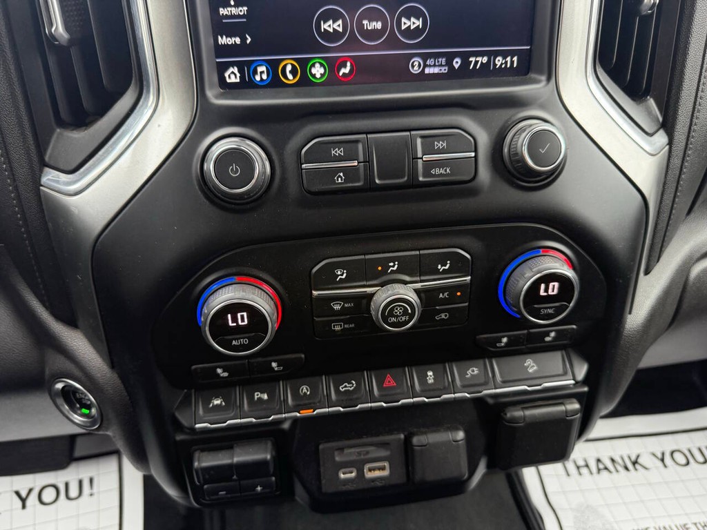 Chevrolet Silverado 1500 Vehicle Full-screen Gallery Image 28