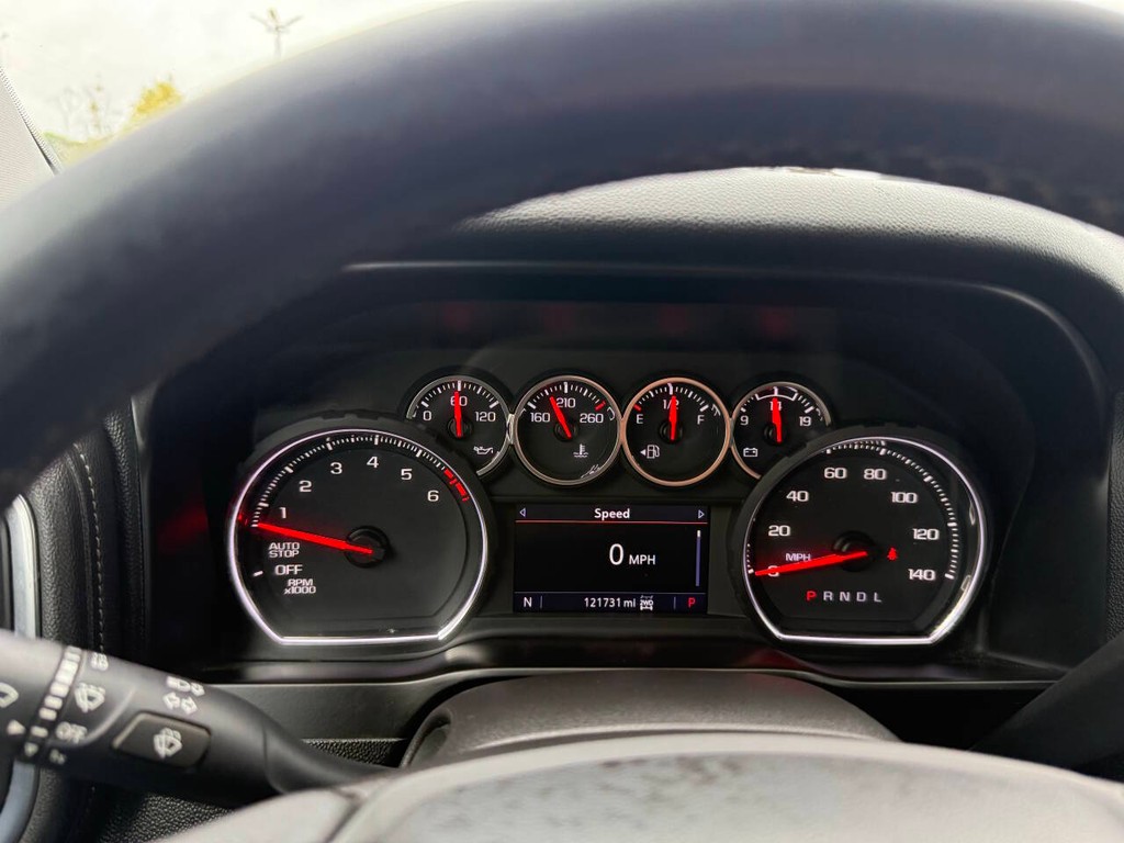 Chevrolet Silverado 1500 Vehicle Full-screen Gallery Image 32