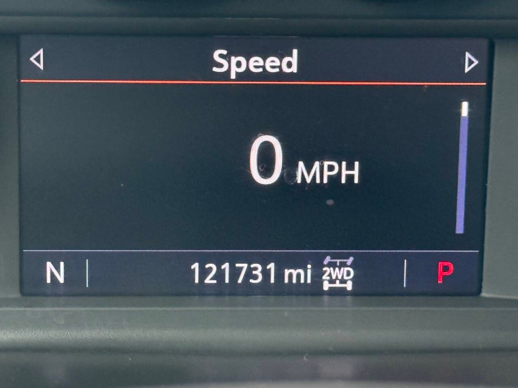 Chevrolet Silverado 1500 Vehicle Full-screen Gallery Image 33