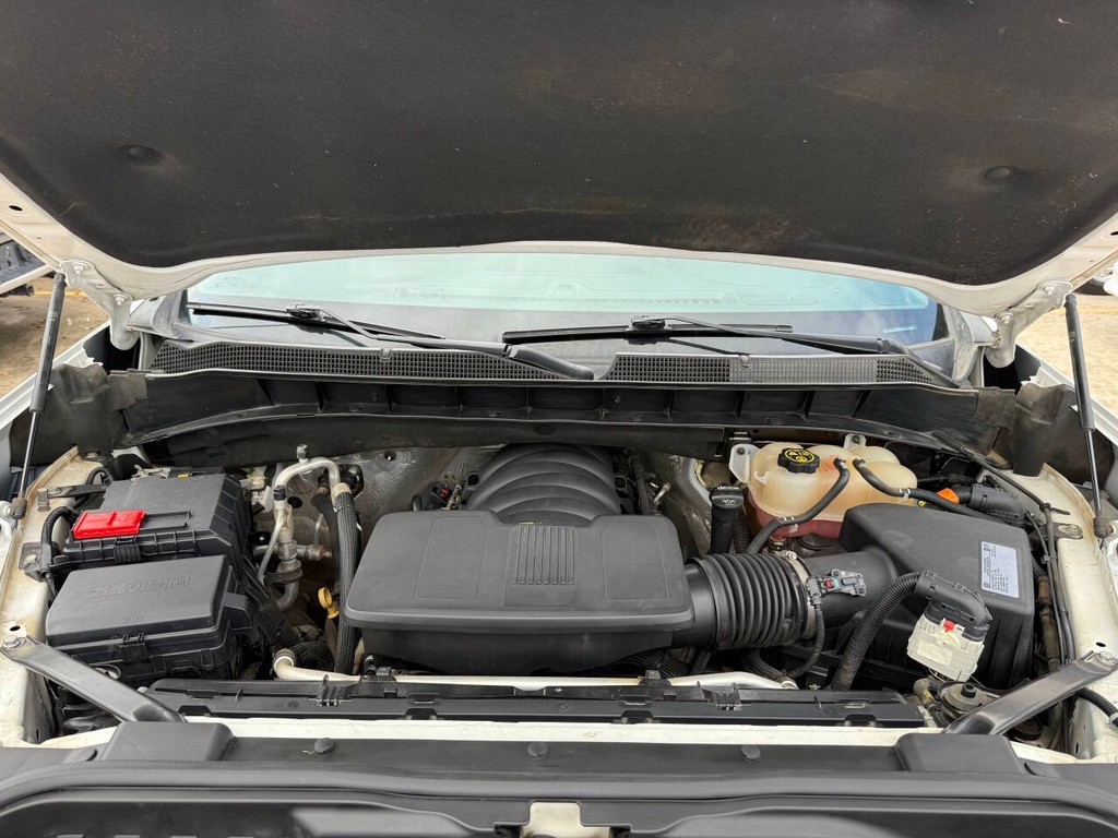 Chevrolet Silverado 1500 Vehicle Full-screen Gallery Image 35